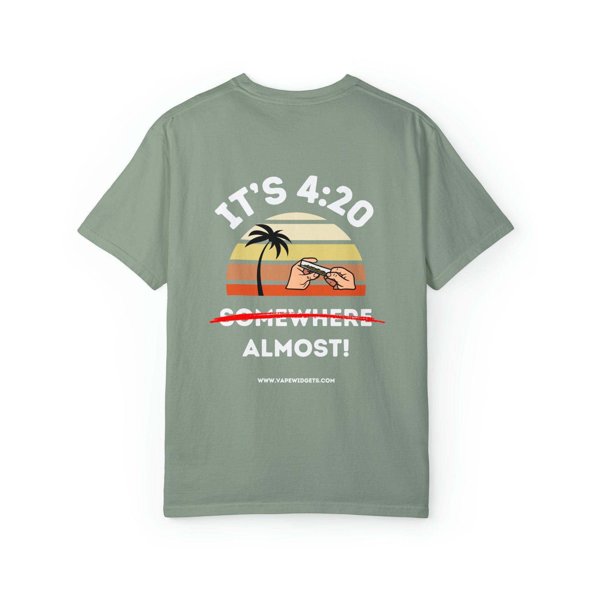 Bay / S It's 4:20 Somewhere, Almost! - T-Shirt - Comfort Colors